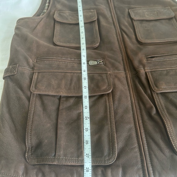 Roundtree & Yorke Brown Outdoor Vest - Picture 13 of 16